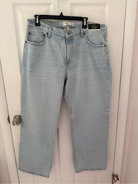 Abercrombie & Fitch The Baggy Low Rise Curve Love Jeans Size 32 Short NWT